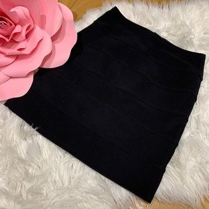 Mini skirt with zipper at back